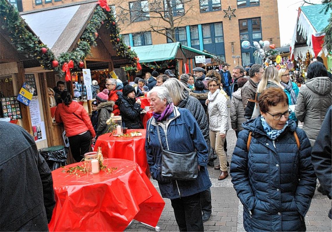 Weihnachtsmarkt Mühlacker: Das Bühnenprogramm als Trumpfkarte Das Bühnenprogramm als Trumpfkarte