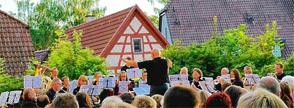 Serenade führt um die halbe Welt
