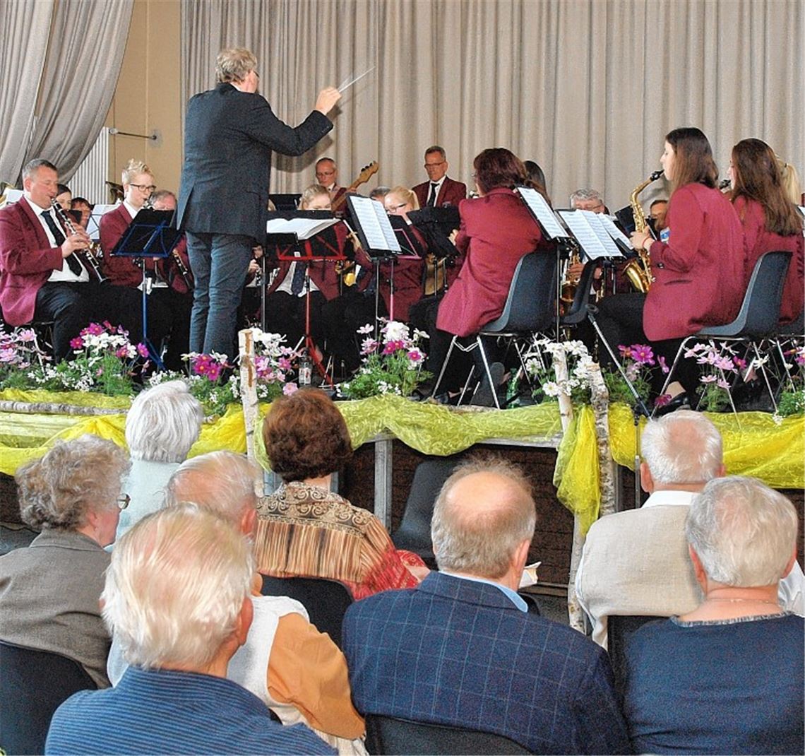 Bläser überbringen musikalische Grüße