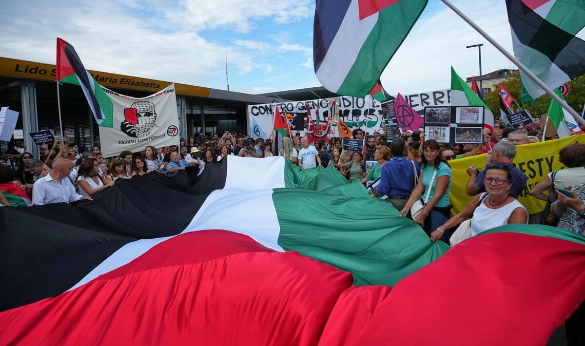 Propalästinensischer Protest am Rande des Filmfests Venedig Der Nahost-Konflikt ist am Rande immer wieder Thema beim Filmfest.