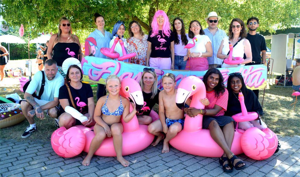 Der Name ist Programm bei den Teilnehmern im Freibad. Foto: Stahlfeld