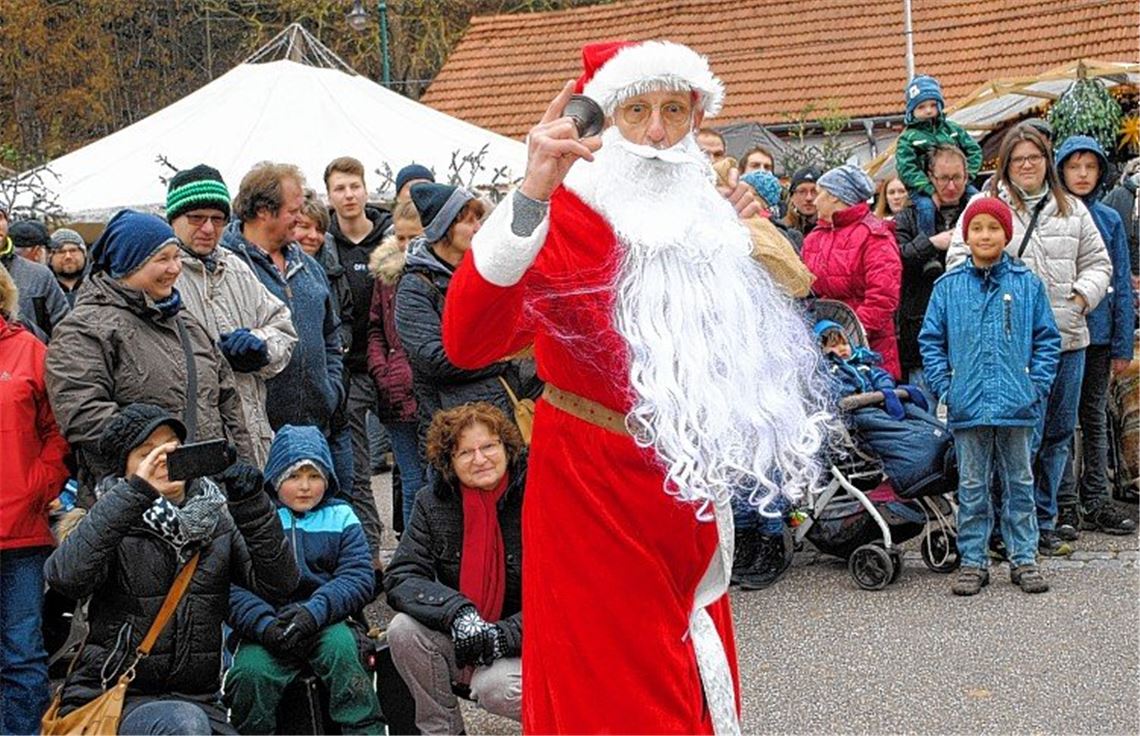 Nikolaus bringt Geschenke mit Nikolaus bringt Geschenke mit
