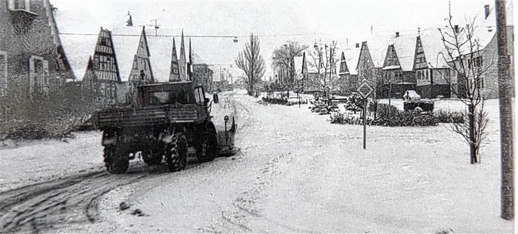 Der Ortsanger von Bauschlott findet sich unter einer dicken Schneedecke wieder. Foto: Dietrich