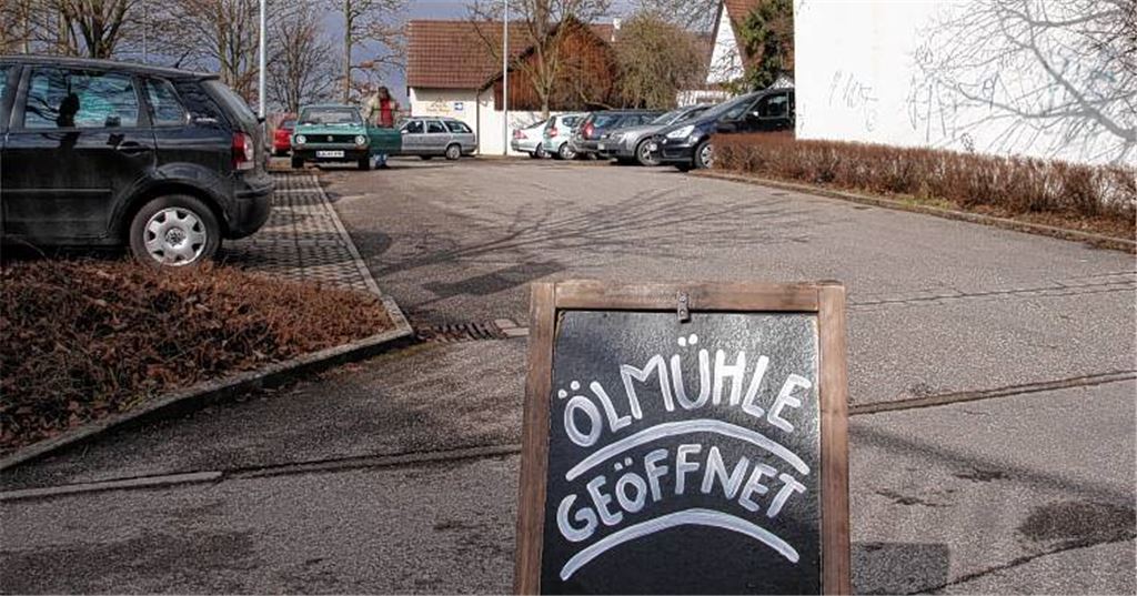 Der Parkplatz an der Ölmühle wird häufig von Pendlern belegt. Künftig gilt hier allerdings eine Zwei-Stunden-Regelung. 