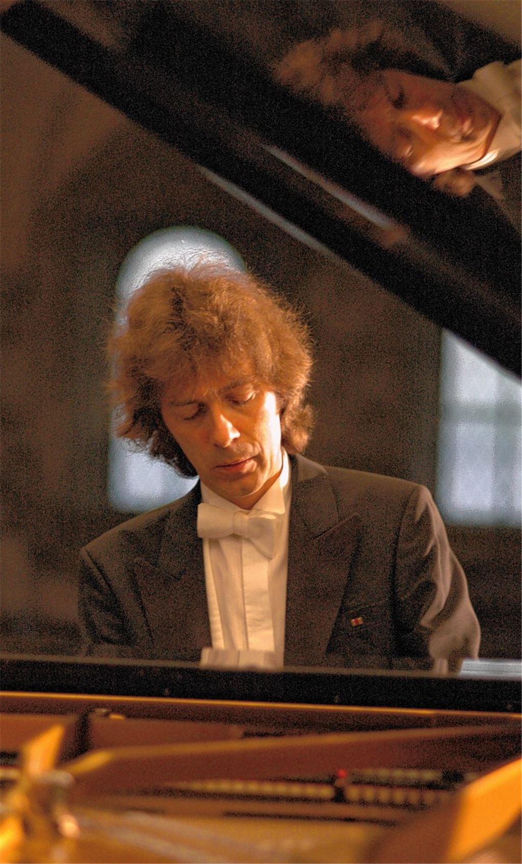Der Pianist Bernd Glemser gastiert im Maulbronner Kloster. 