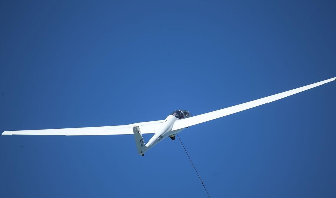 Der Pilot starb noch an der Unglücksstelle. (Symbobild)