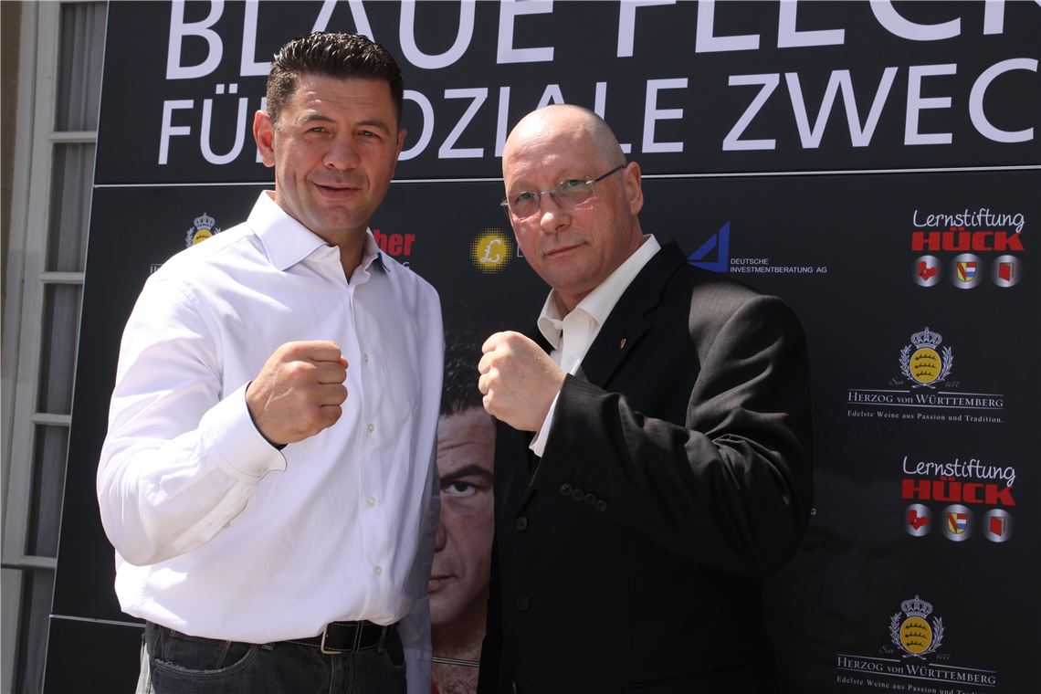 Der Porsche-Betriebsratsvorsitzende Uwe Hück aus Mühlacker (re.) und Ex-Profi Luan Krasniqi aus Rottweil steigen wieder in den Ring. Anders als 2013 jedoch nicht gegeneinander.  Archivfoto: Eigner
