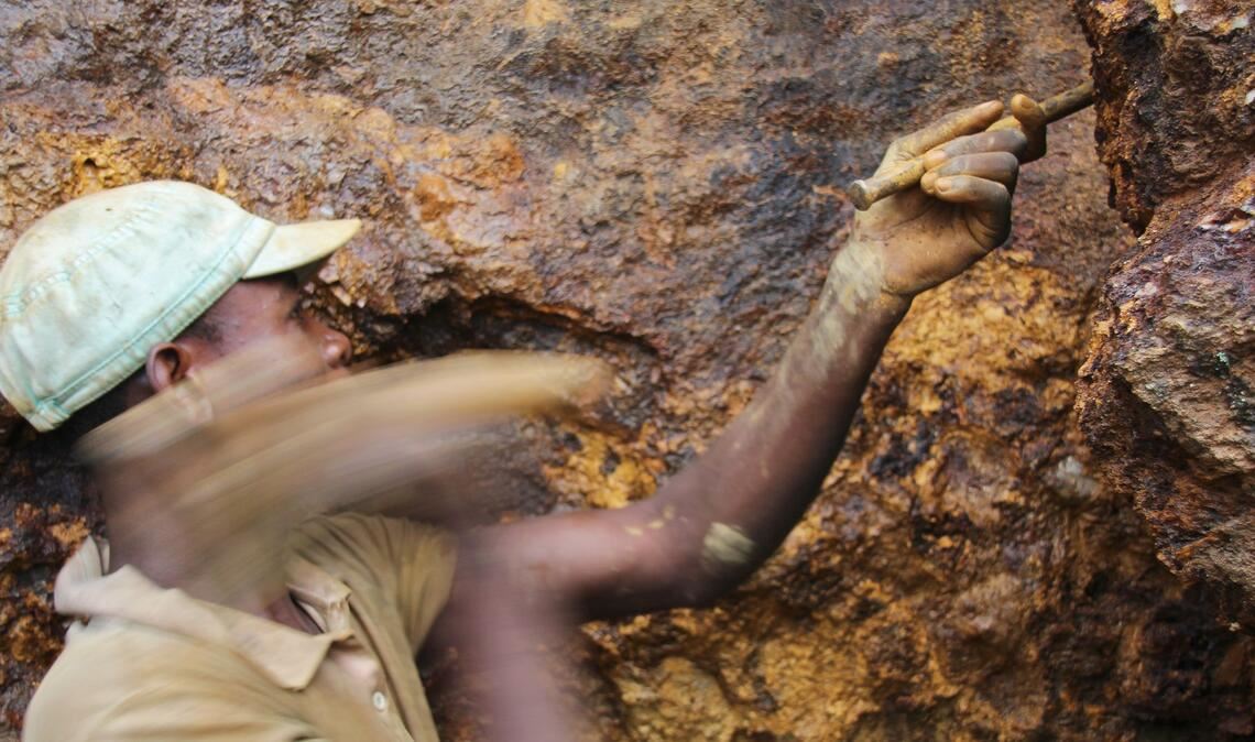 Der Preis für den Rohstoff Coltan ist hoch.