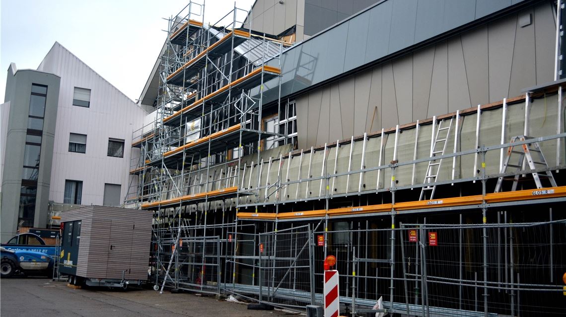 Kleine Spitzen gegen den Gemeinderat Der Rathausumbau in Illingen ist eine der wichtigsten Investitionen 2021. Foto: Stahlfeld