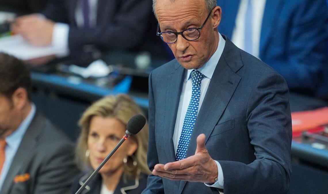 Der Regierungschef sagte im Bundestag: "Wolfram Weimer hat mein Vertrauen."