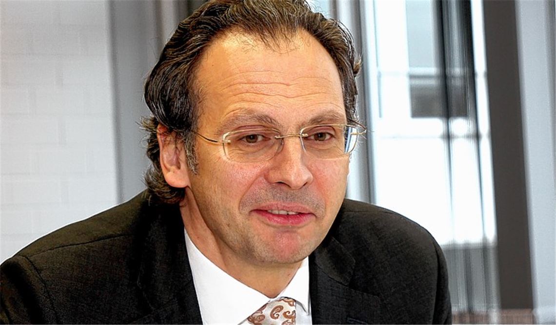 Der Rektor der Pforzheimer Hochschule, Professor Dr. Martin Erhardt, will sich nicht mehr zwischen die Mühlen konkurrierender Lager im Hochschulrat begeben und zieht Konsequenzen: Zur Wiederbesetzung seiner Position steht er nicht mehr zur Verfügung. 