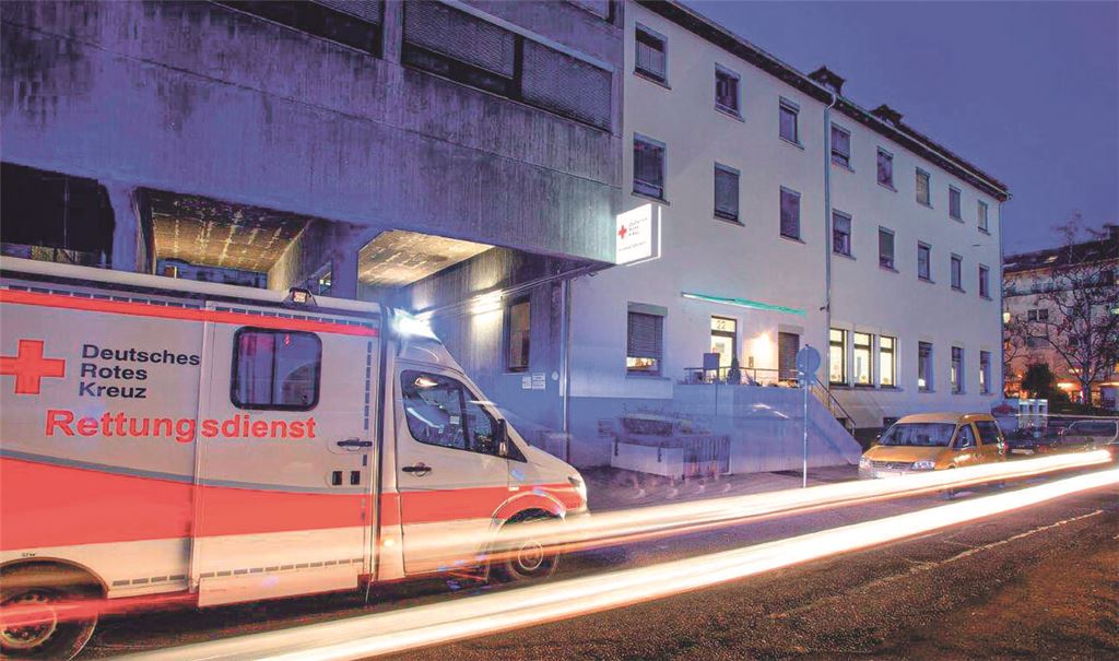 Der Rettungsdienst in der Region war auch im Jahr 2023 stark gefordert. Deutlich angestiegen ist laut DRK-Kreisverband die Zahl der Notfälle mit Kindern. Fotos: Archiv, DRK/Kneis