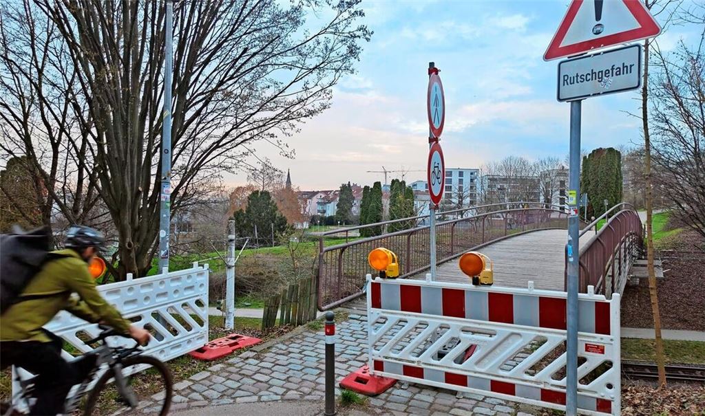 Der Rieslingsteg, der im Stuttgarter Osten über die Stadtbahngleise führt, wurde während der Untersuchung für einen kurzen Zeitraum gesperrt.