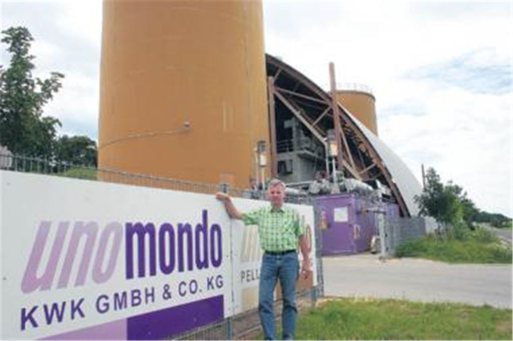 Der SPD-Landtagsabgeordnete und Ökostromerzeuger Thomas Knapp vor seiner Biogasanlage bei Bauchlott. Ausgerechnet Genosse Sigmar Gabriel hatte dem Geschäftsmann mit einer Gesetzesänderung das Leben als Geschäftsmann schwer gemacht. 
Archivfoto: p