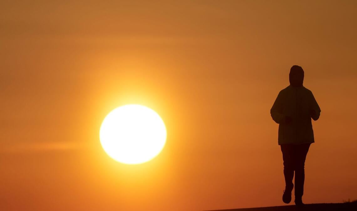 Der Saharastaub aus Nordafrika sorgt in Baden-Württemberg zeitweise für farbige Lichtstimmungen.