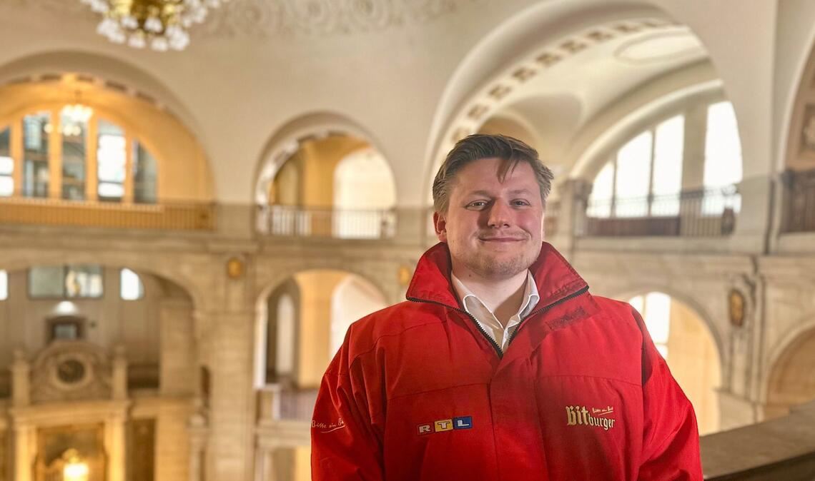 Der Satiriker Sebastian Hotz alias El Hotzo