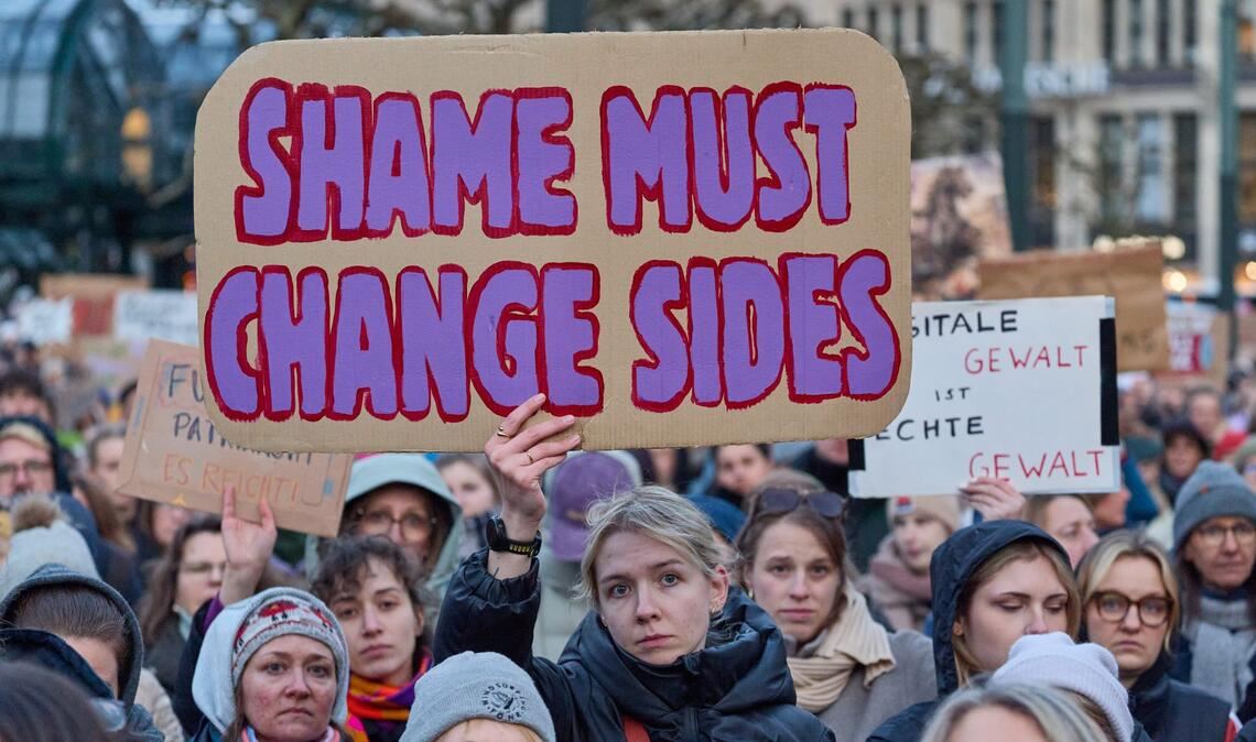 Der Satz "Die Scham muss die Seiten wechseln" stammt von der Französin Gisèle Pelicot. (Archivbild)