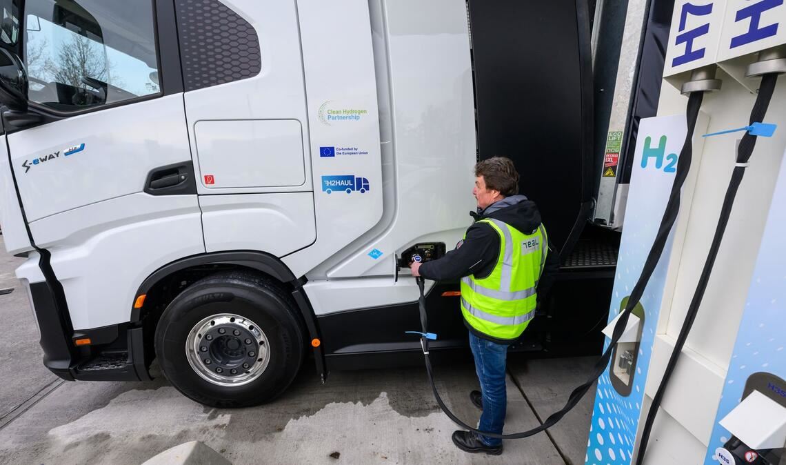 Der Schwerlastverkehr gilt als wichtiger Einsatzbereich für Wasserstoff. (Archivbild)