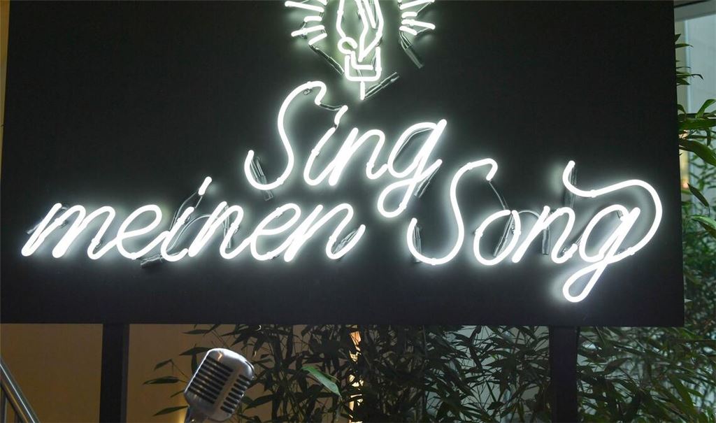Der Sender Vox hält sich über die Teilnehmerliste bei "Sing meinen Song" bedeckt. (Archivbild)