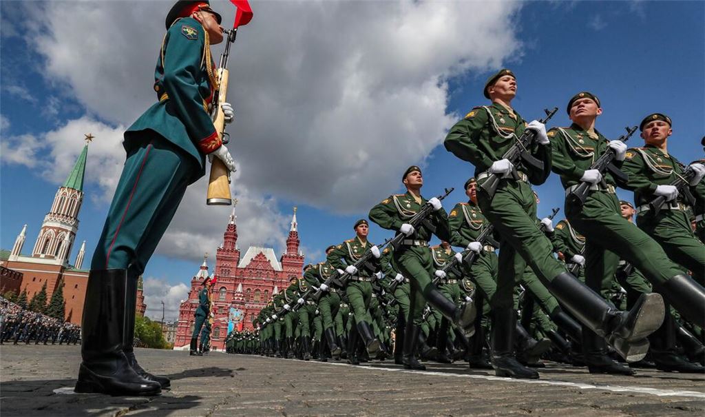 Der Sieg der Sowjetunion über Hitler-Deutschland liegt 81 Jahre zurück. Doch der russische Präsident Wladimir Putin nutzt das traditionelle Weltkriegsgedenken am 9. Mai, um den von ihm angeordneten Krieg gegen die Ukraine als angebliche Fortsetzung des Kampfes gegen den Faschismus darzustellen.