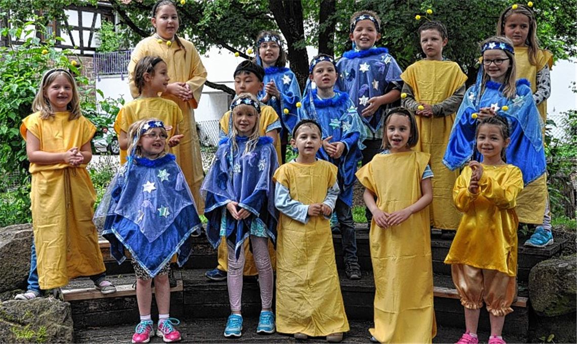 Spatzenchor besingt das Leben im All