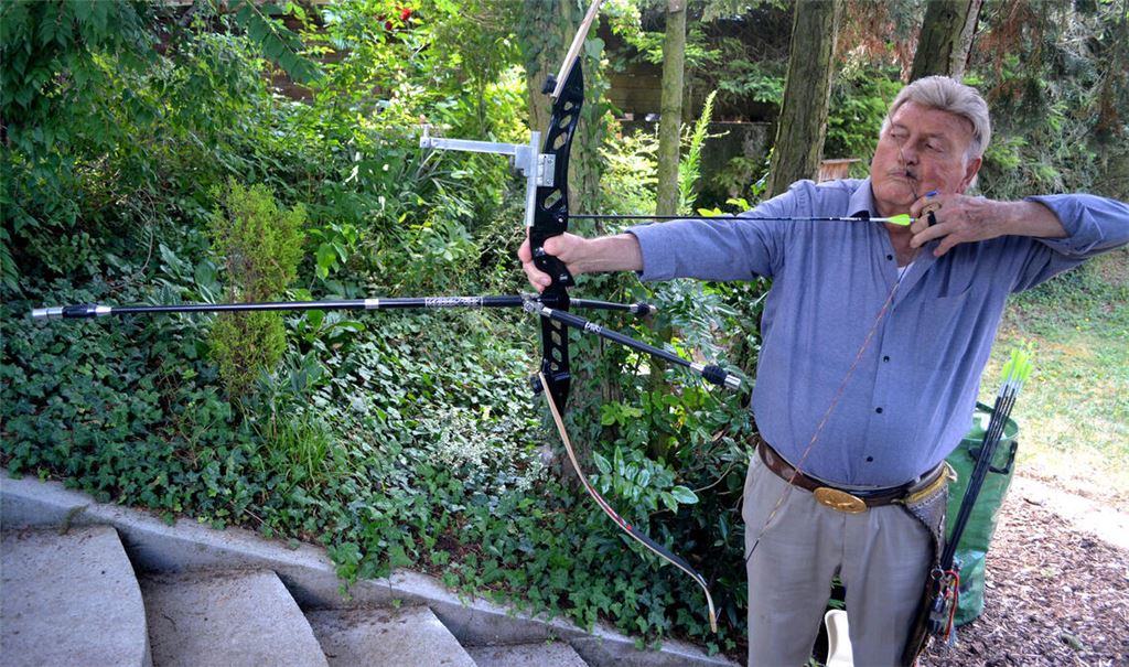 Der Sport lässt den Sternenfelser nicht los: Tilo Pürmayr trainiert bis heute sogar im eigenen Garten. Fotos: Stahlfeld