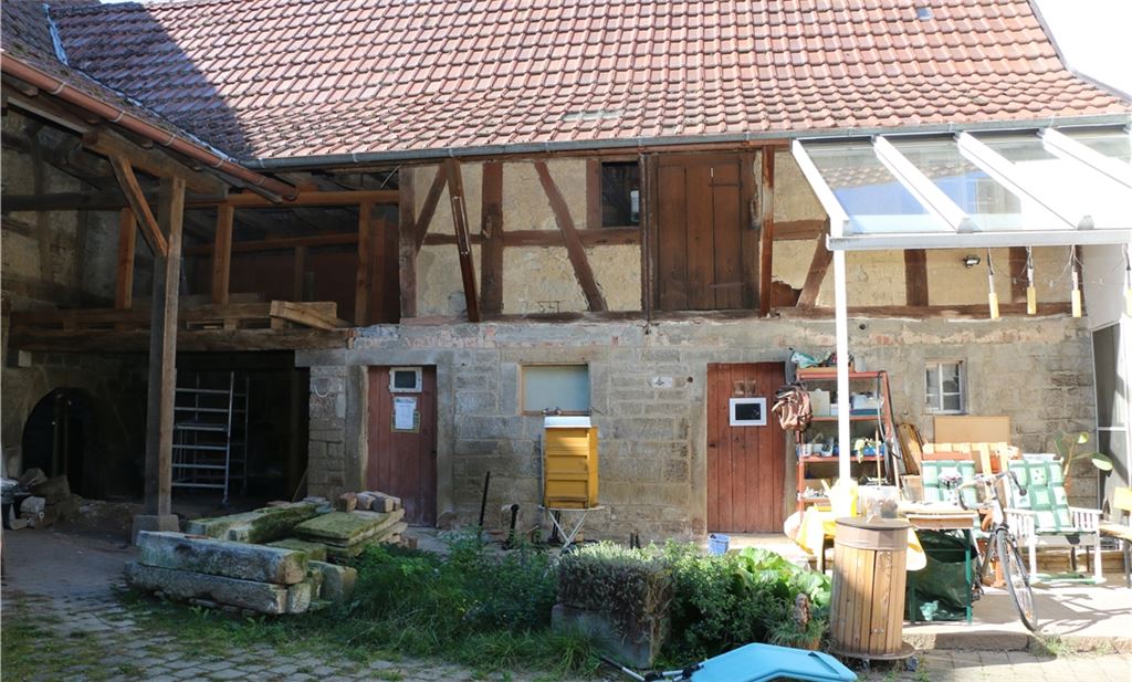 Der Stein des Anstoßes: Am Dach dieses ehemaligen Stalls möchte der Eigentümer eine Gaube einbauen.Fotos: Sadler