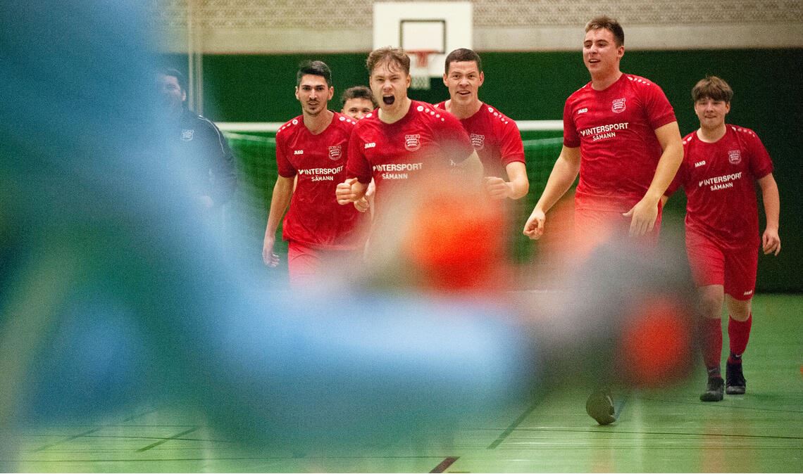 Der TSV Großglattbach gewinnt sein Halbfinale gegen den FV Lienzingen mit 4:3 na...