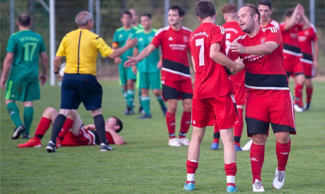 Der TSV Großglattbach schlägt den SV Iptingen im Plattenpokal-Finale. Foto: Fotomoment