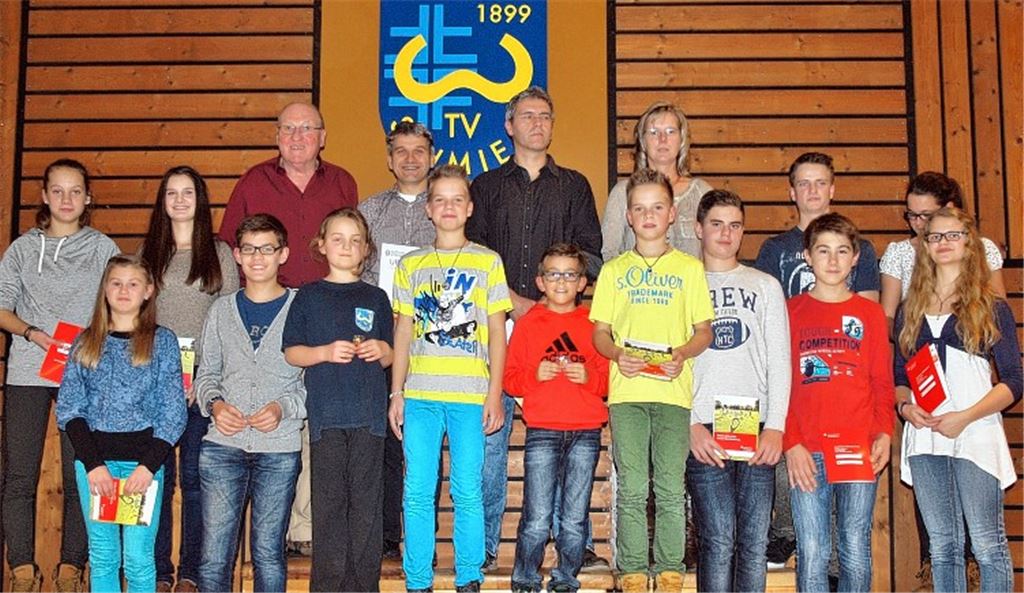 Der TV Schmie ehrt die Sportler, die in diesem Jahr das Sportabzeichen abgelegt oder die Mehrkampfnadel errungen haben.