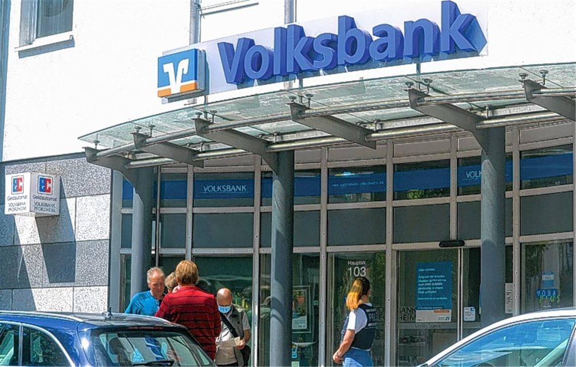 Der Tatort: die Filiale der Volksbank Pforzheim in Eutingen.Myroshnichenko