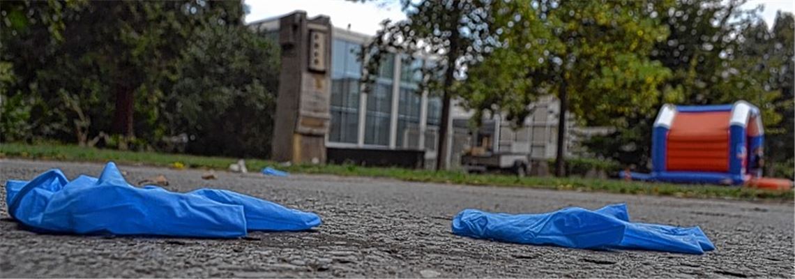 Junge Mutter im Park niedergestochen