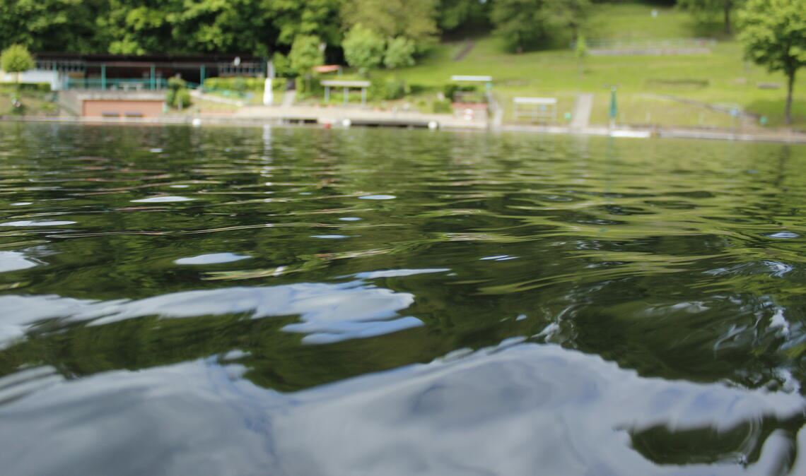 Der Tiefe See ist ein Idyll. Allerdings hat es in der Vergangenheit immer wieder Ärger wegen nächtlichen Lärms gegeben. Foto: Archiv