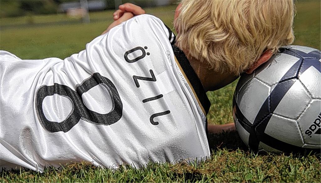 Der Traum vom Nationalspieler: Am Montag greift die deutsche Mannschaft ins WM-Geschehen ein – und Millionen junger Kicker würden gerne in die Fußstapfen ihrer Idole treten.