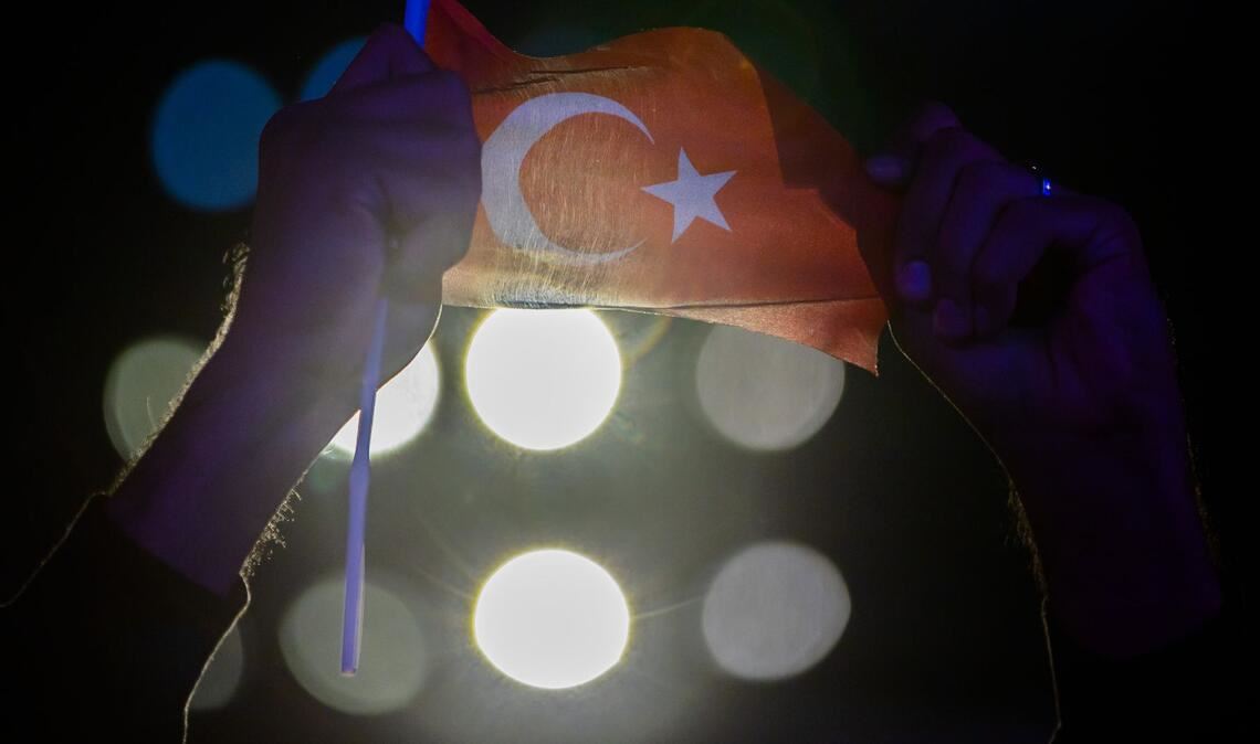 Der Türkei droht ein Sportskandal: Hunderte Schiedsrichter sollen auf Spiele gewettet haben.