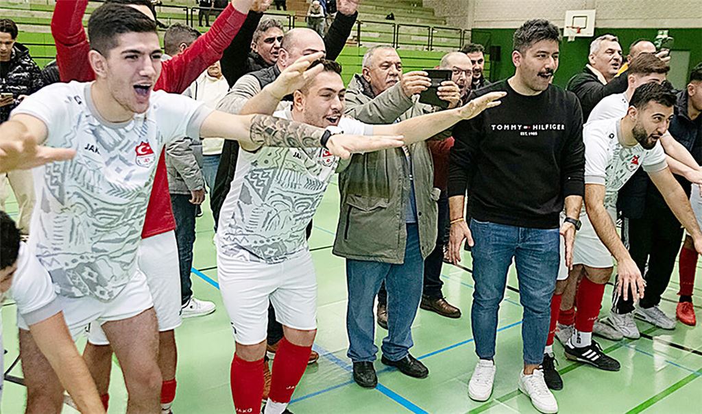 Der Türkische SV Mühlacker (hier beim Gewinn des Hallen-Stadtpokal 2024) freut sich auf den Atatürk-Cup und hohen Besuch in der Enztal-Sporthalle. 