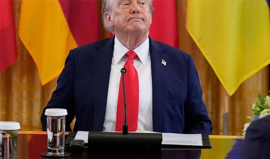 Der Ukraine-Gipfel wurde für ein Telefonat zwischen Trump und Putin unterbrochen.