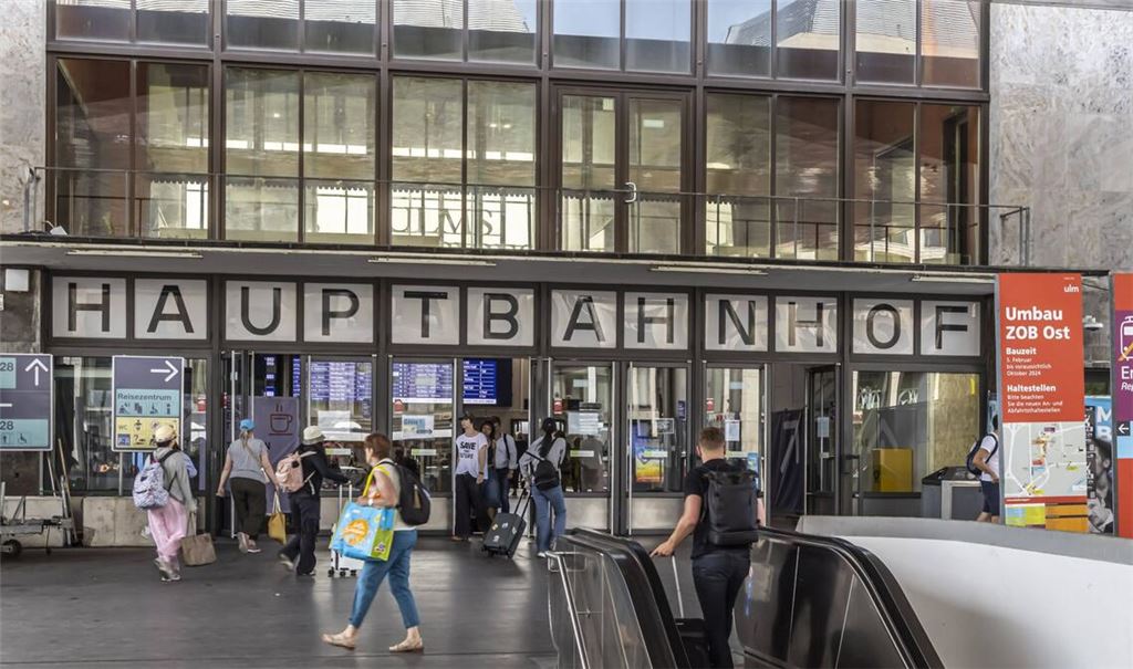 Der Ulmer Bahnhof bleibt im Januar in Betrieb (Archivbild).