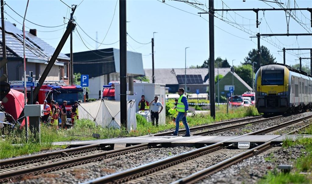 Der Unfall ereignet sich Medienberichten zufolge gegen 8.15 Uhr.