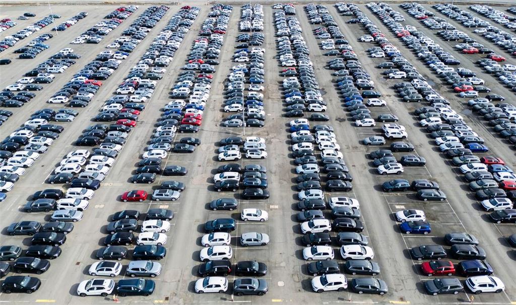 Der VW-Konzern liefert weltweit weniger Autos aus. (Archivbild)