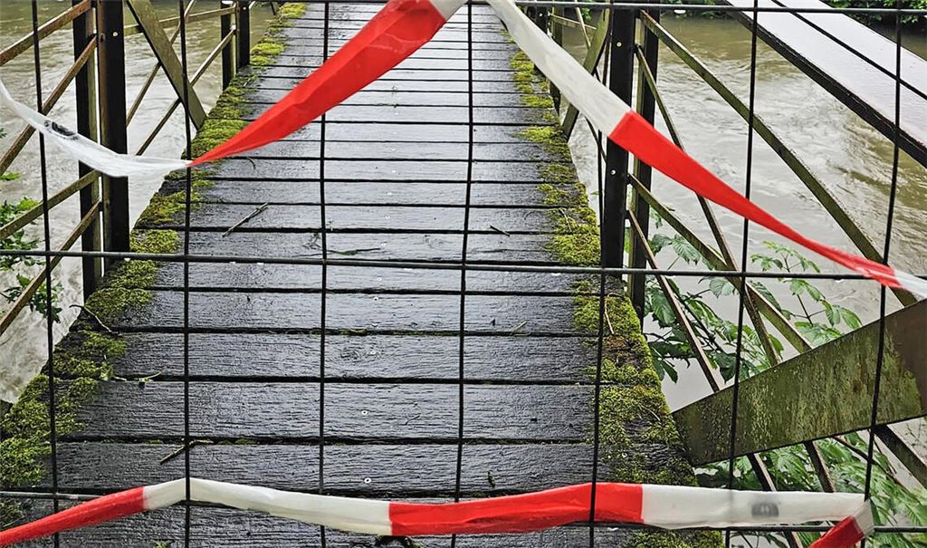 Der „Vaihinger Steg“ hat aus Sicht der Mühlacker Stadtverwaltung wegen aktuell wichtigerer Brückenprojekte nicht die oberste Priorität. Er bleibt deshalb weiter gesperrt. Fotos: Archiv