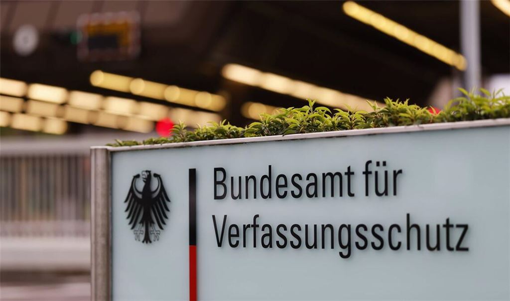 Der Verfassungsschutz darf die AfD zunächst nicht weiter als „gesichert rechtsextrem“ einstufen.