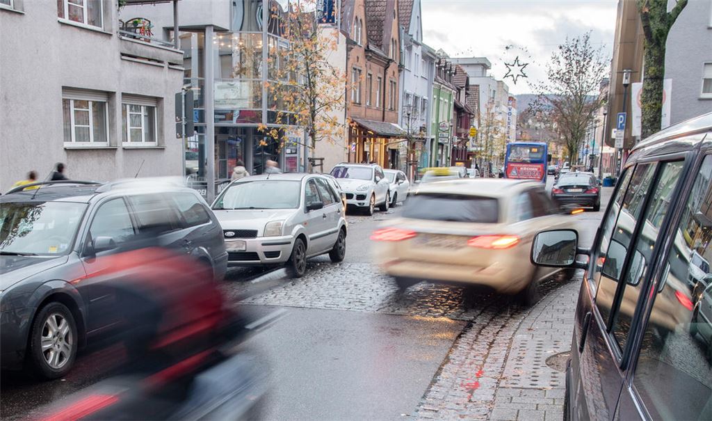 Der Verkehr in der Bahnhofstraße ist ein Dauerthema in Mühlacker. Symbolfoto: Archiv