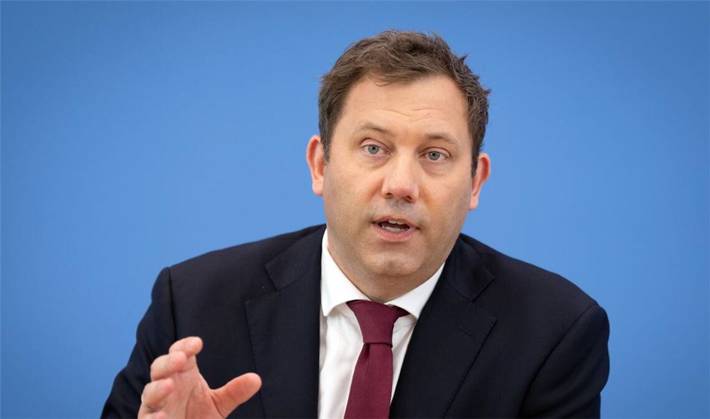 Der Vizekanzler erwartet Spar-Vorschläge von seinen Kabinettskollegen.