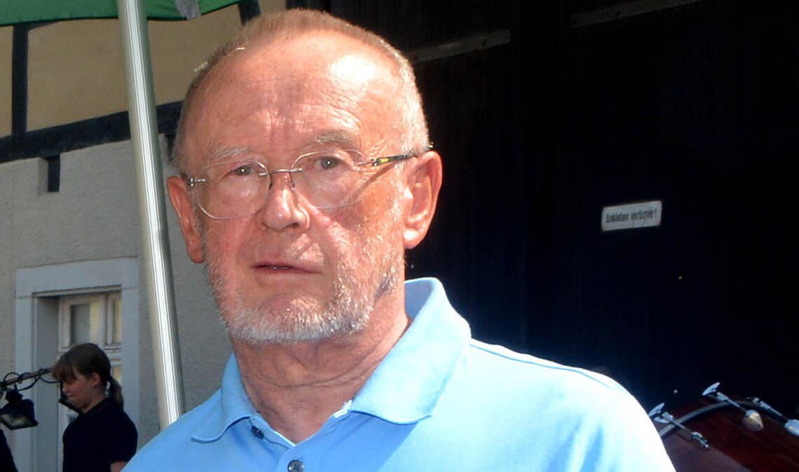 Der Vorsitzende Ernst Falk berichtet von den Vorhaben des Vereins „Die Kelter“ in Diefenbach. Foto: Archiv