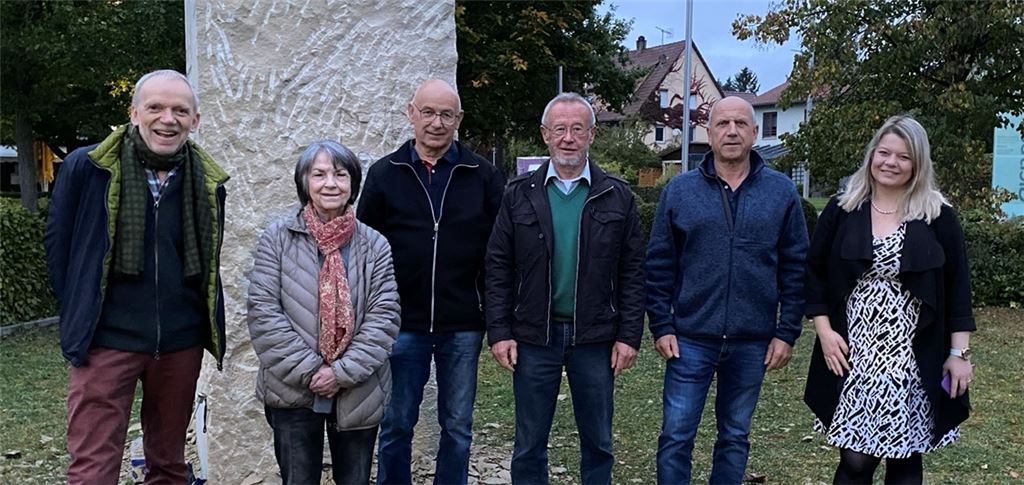 Der Vorstand des Fördervereins 1000 Jahre Diefenbach (v.li.): Ulrich Schlimm, Helga Doege, Rainer Falk, Ernst Falk, Karl Craiss, Bürgermeisterin Antonia Walch.Foto: privat
