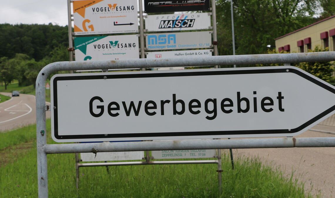 Absagen eröffnen Chancen für neue Firmen Der Wiernsheimer Gemeinderat diskutiert, wie viel ein Quadratmeter im Gewerbegebiet Wammeser kosten darf. Die Vorstellung gehen dabei durchaus auseinander. Symbolfoto: Archiv/Sadler