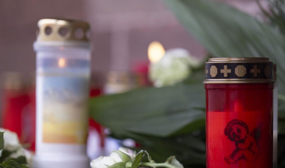 Der Zugbegleiter kam nach der Attacke ums Leben.