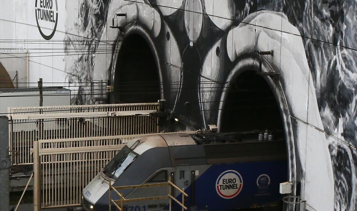 Der Zugverkehr im Eurotunnel ist massiv gestört.