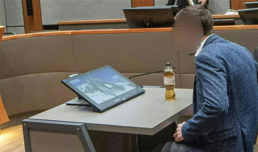 Der angeklagte Freund der Toten beteuerte seine Unschuld.